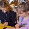Participantes concentrées lors de l'atelier perle de la retraite de septembre